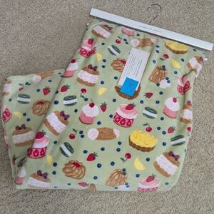 Cupcakes & Cashmere Berry & Pastry Design Oversized Plush Throw Blanket 🥐🍓